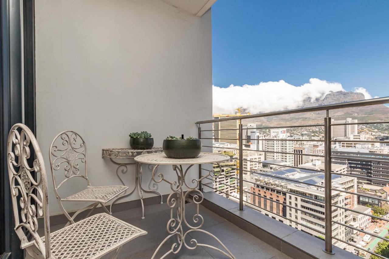 Beautiful Family Apartment With Amazing Views @ 16 On Bree Кейптаун Экстерьер фото